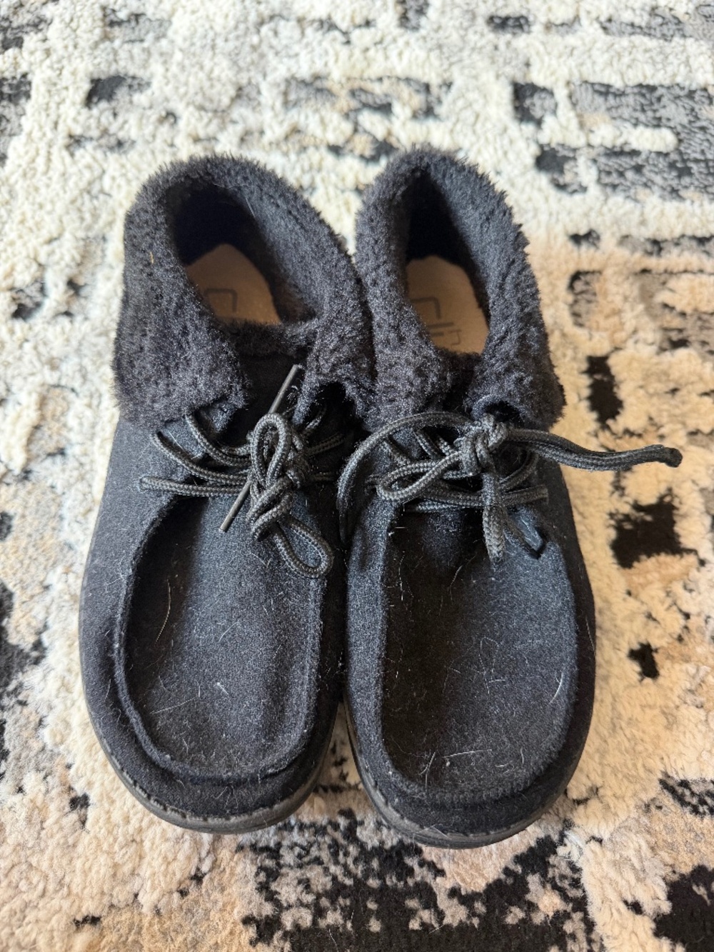 Women’s Hey Dudes Size 6